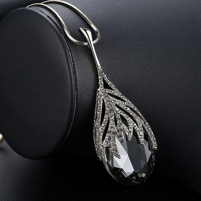 Leaf Crystal Long Necklace Fashion Gray Pendant
